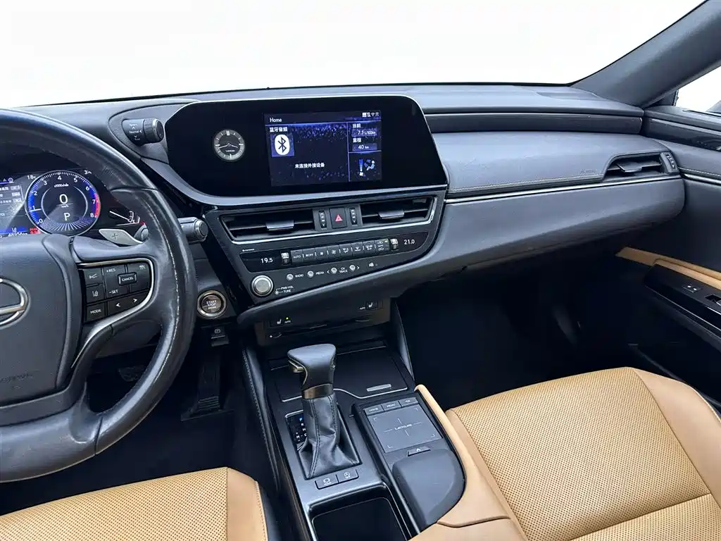 Lexus ES 2022 — фото 15