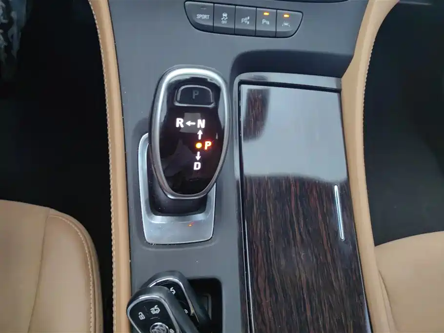Buick LaCrosse 2019 — фото 16
