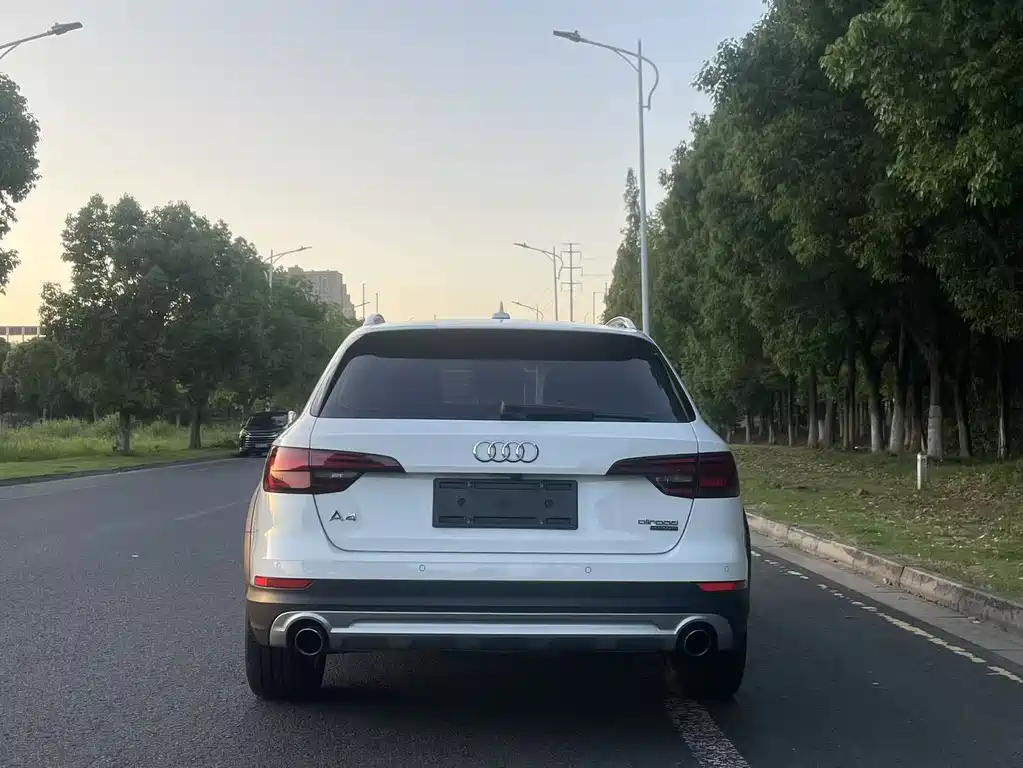Audi A4 2018 — фото 17