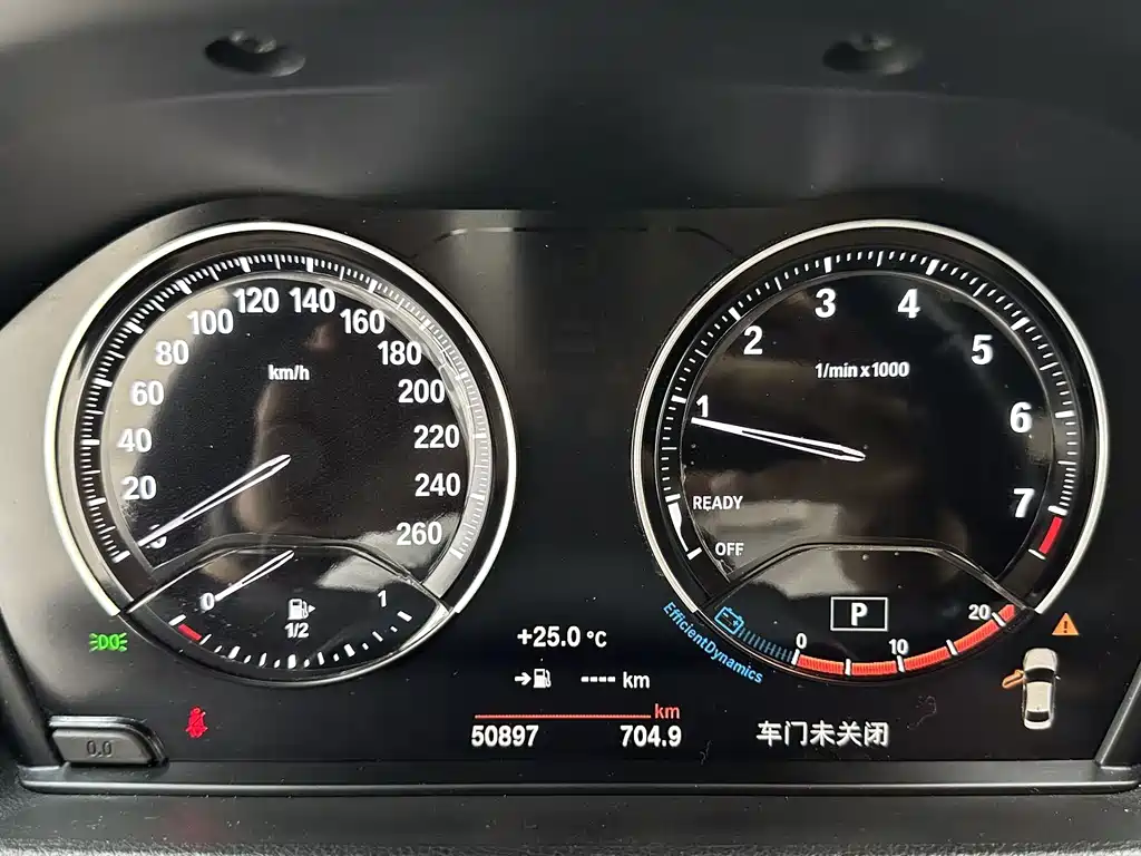 BMW 1 Series 2022 — фото 13