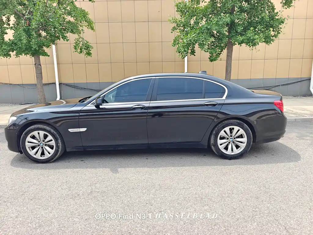 BMW 7 Series 2012 — фото 8