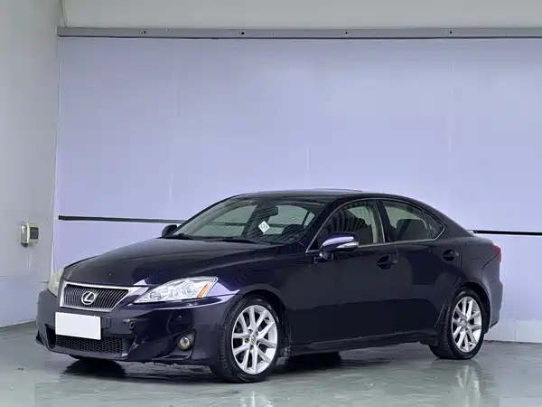 Lexus IS 2011