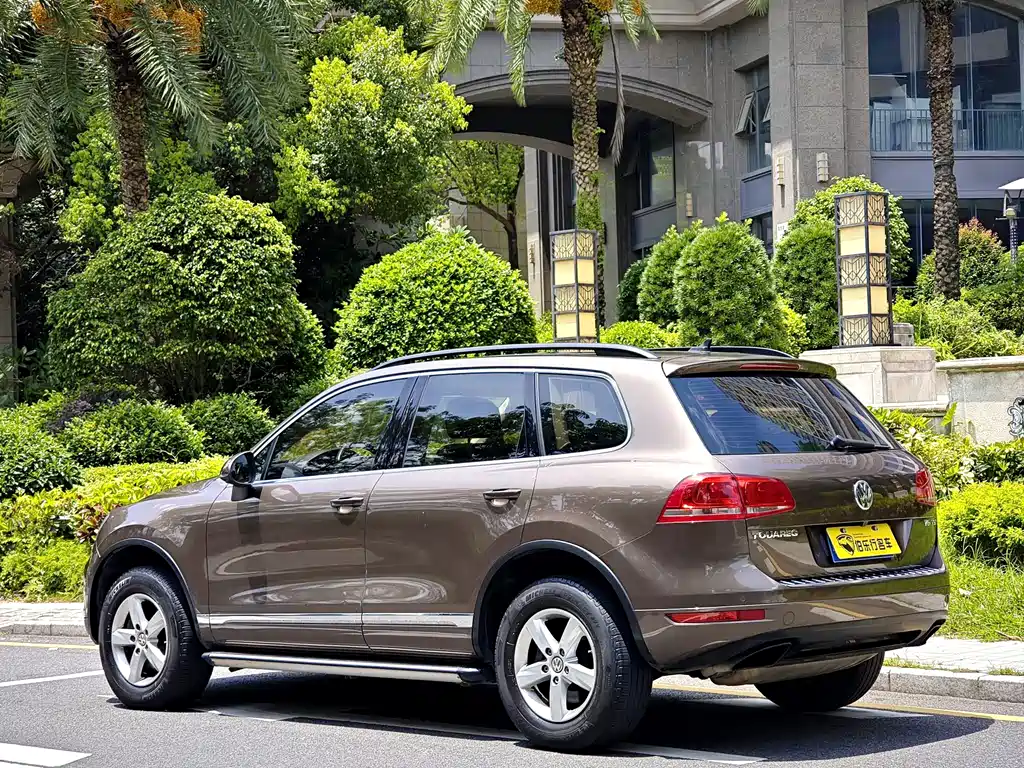 Volkswagen Touareg 2012 — фото 22