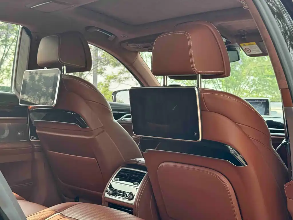 BMW 7 Series 2020 — фото 17