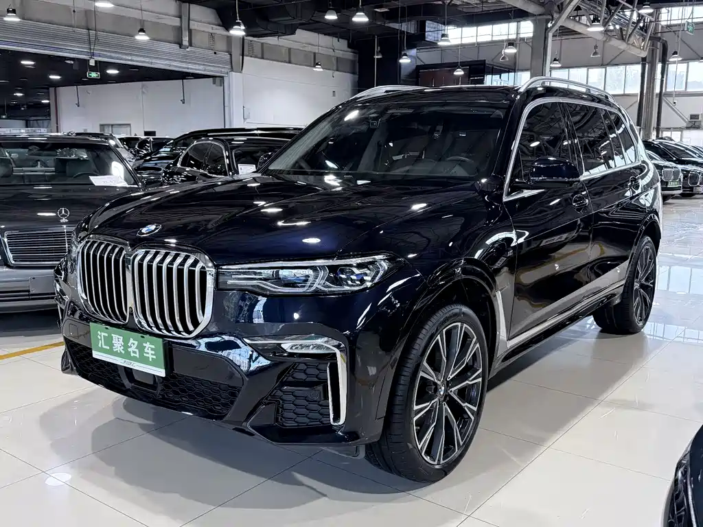 BMW X7 2023 — фото 1