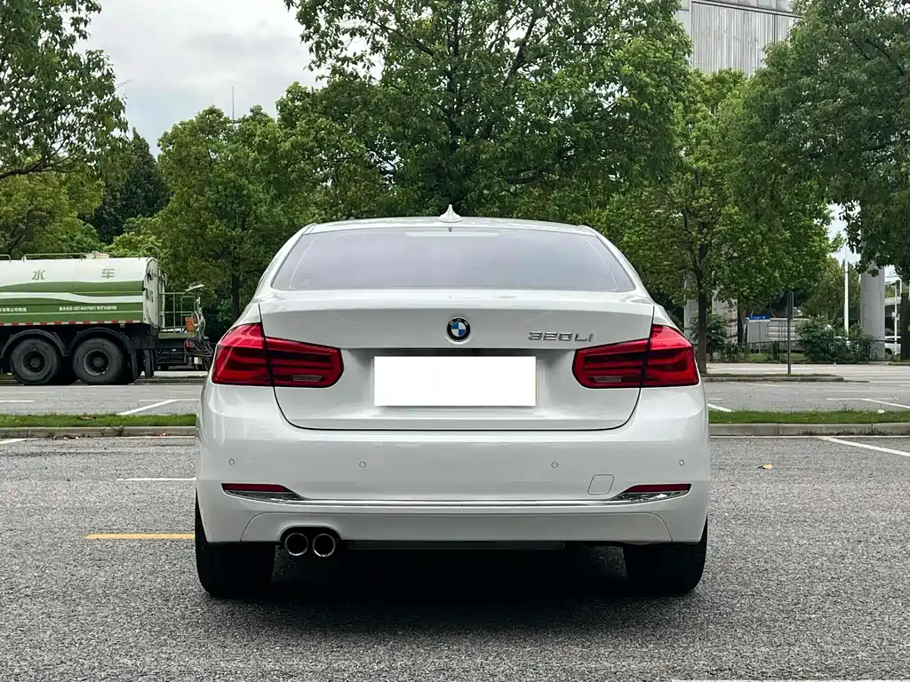 BMW 3 Series 2017 — фото 8