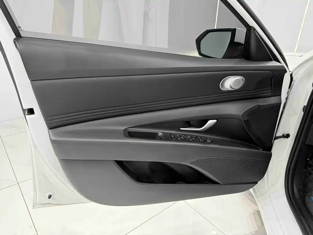 Hyundai Elantra 2022