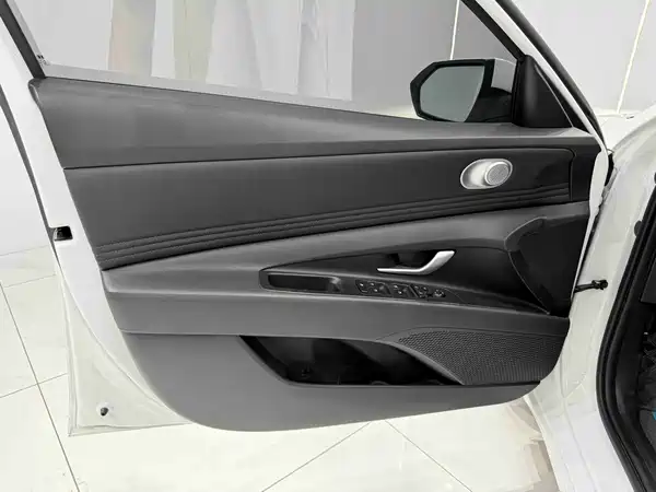 Hyundai Elantra 2022