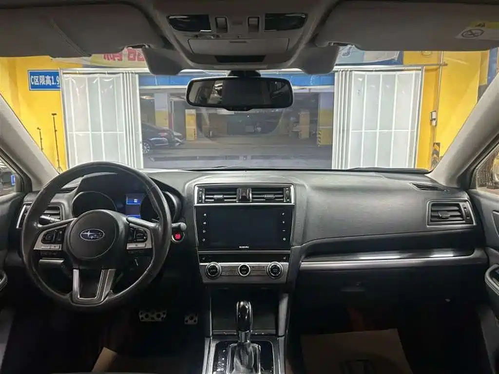 Subaru Outback 2017 — фото 12