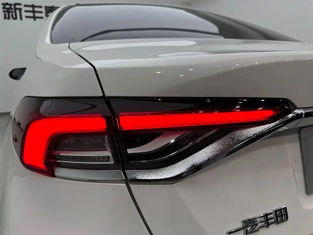 Toyota Corolla 2023 — фото 28