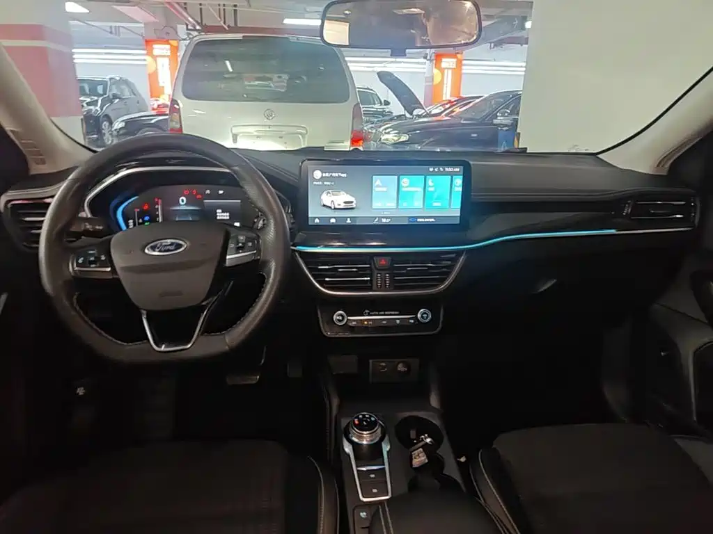 Ford Focus 2021 — фото 10