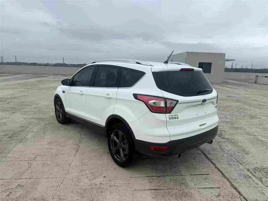 Ford Kuga 2021 — фото 9