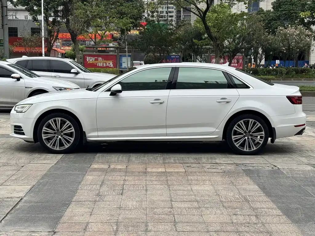 Audi A4L 2018