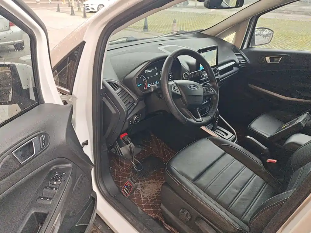 Ford EcoSport 2018 — фото 12