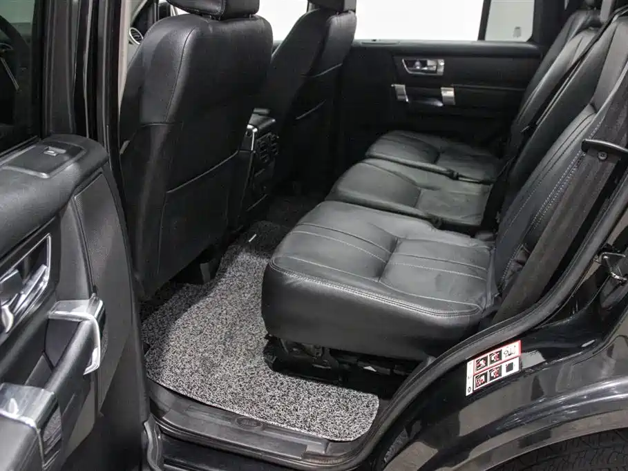 Land Rover Discovery 2015 — фото 11