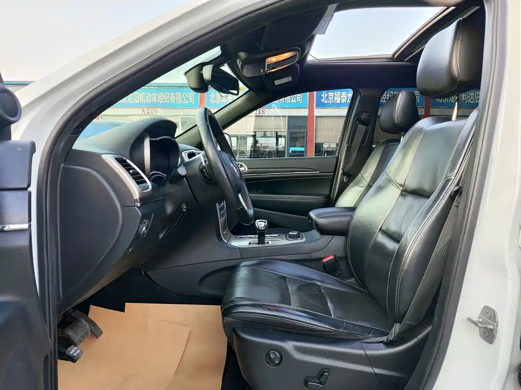 Jeep Grand Cherokee 2016
