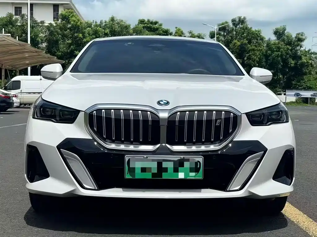 BMW i5 2024 — фото 2