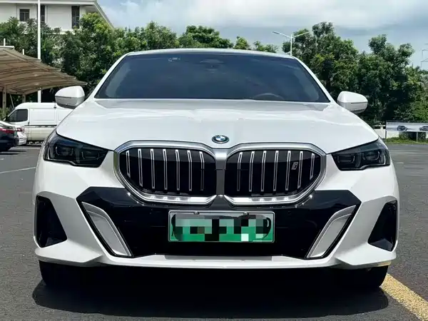 BMW i5 2024