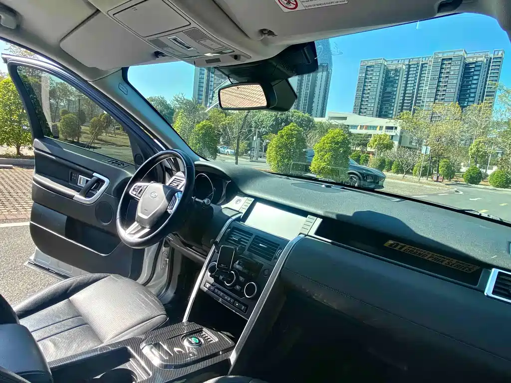 Land Rover Discovery Sport 2018 — фото 22
