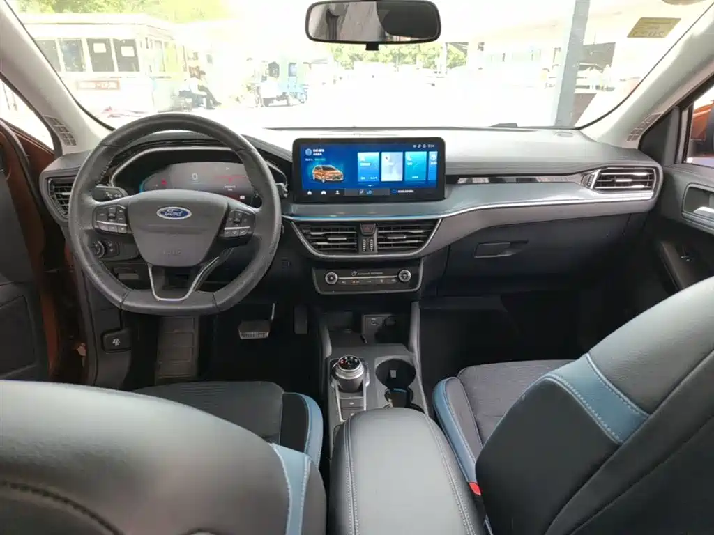Ford Focus 2021 — фото 10