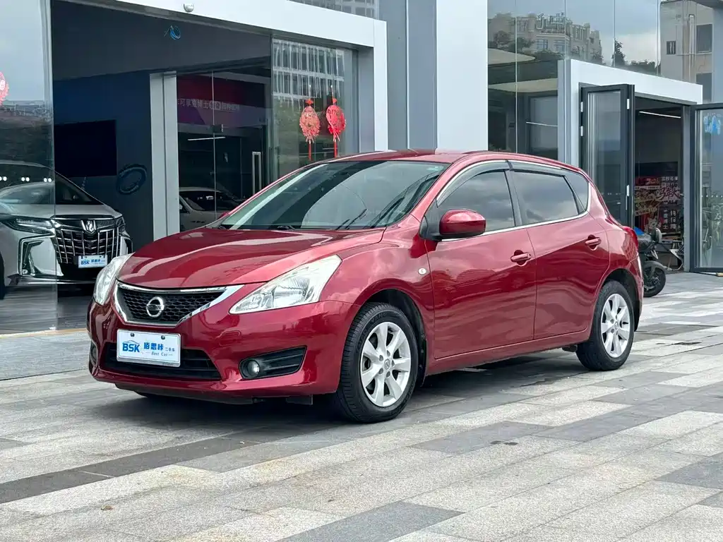 Nissan Tiida 2013