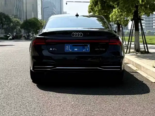 Audi A7L 2024