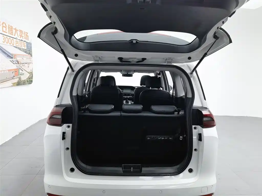 GAC Motor Trumpchi M6 2023 — фото 16