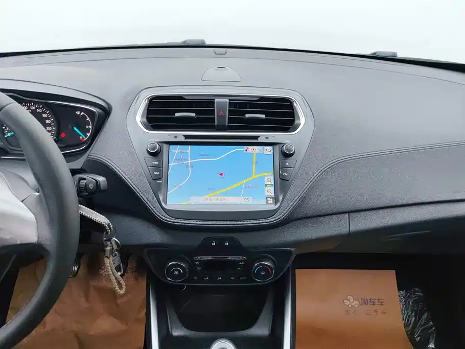 Ford Escort 2018 — фото 13