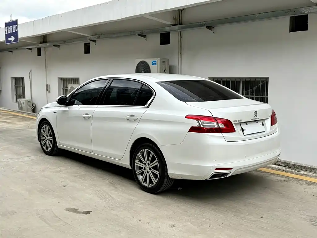 Peugeot 408 2016 — фото 15