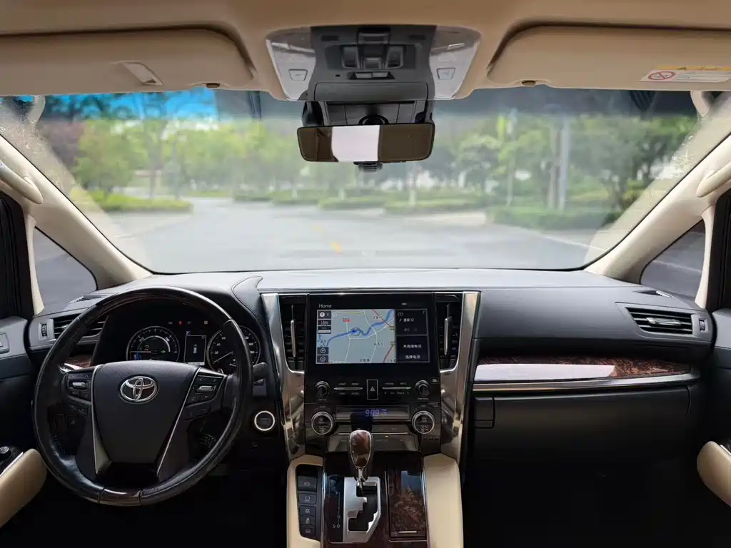Toyota Alphard 2022 — фото 9