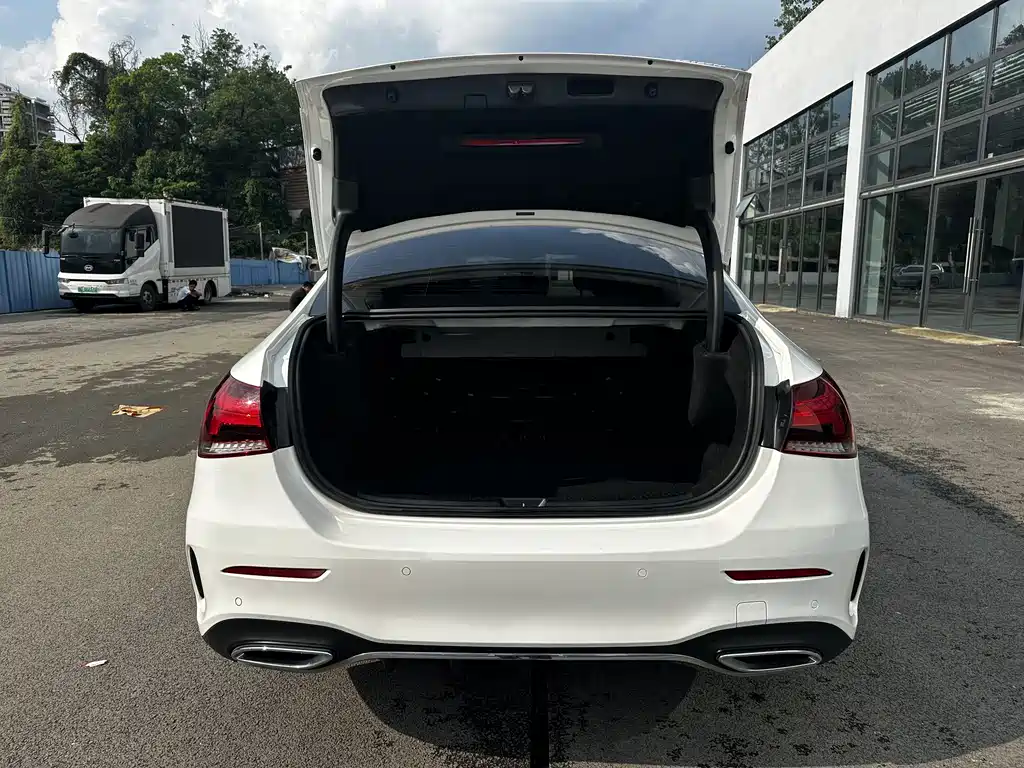 Mercedes-Benz A-Class 2022 — фото 13