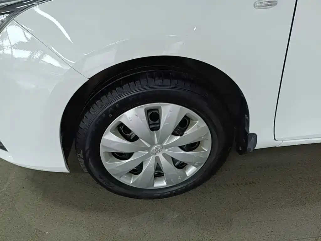 Toyota Yaris L 2019 — фото 23