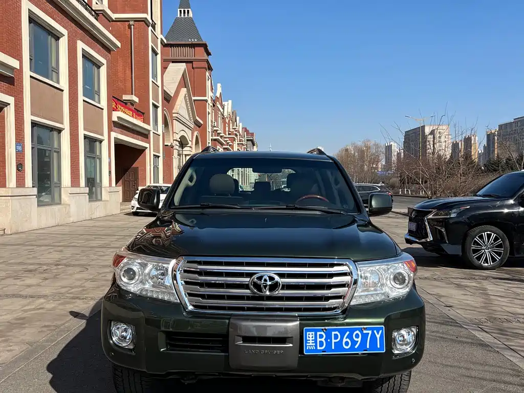 Toyota Land Cruiser 2013 — фото 2