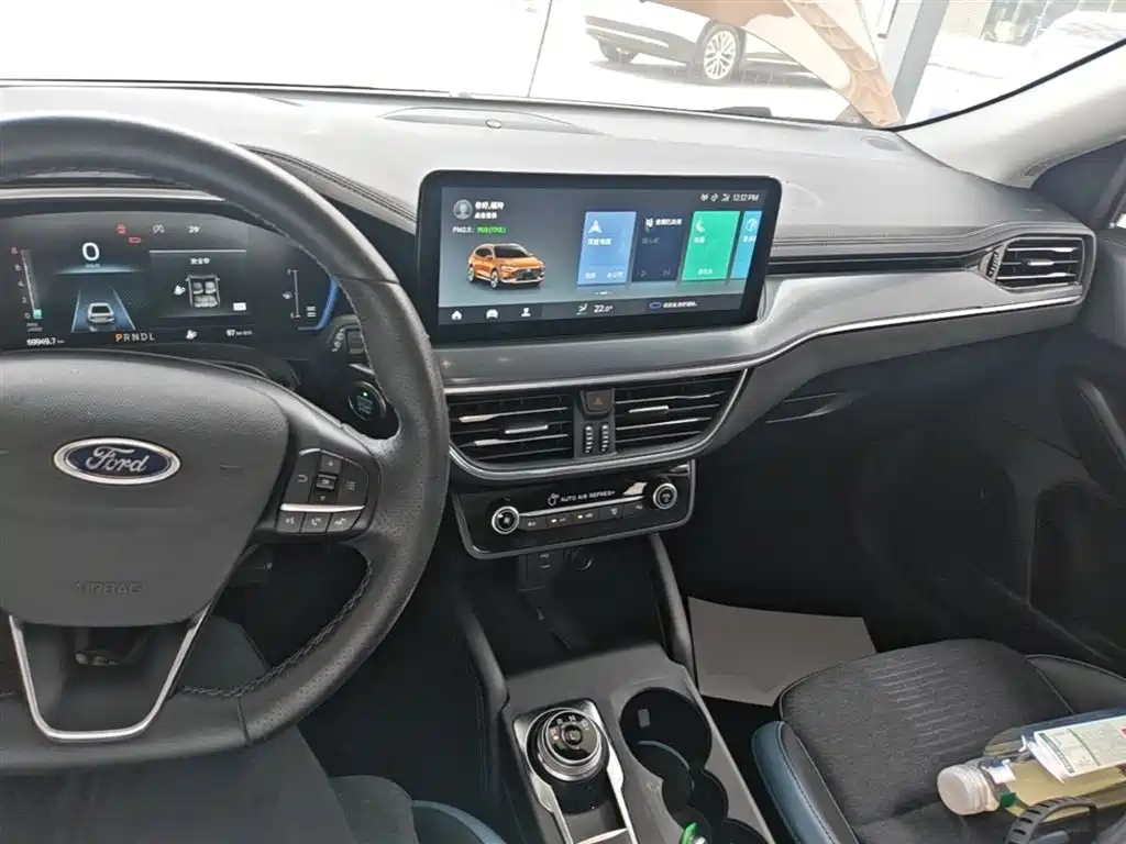 Ford Focus 2021 — фото 10