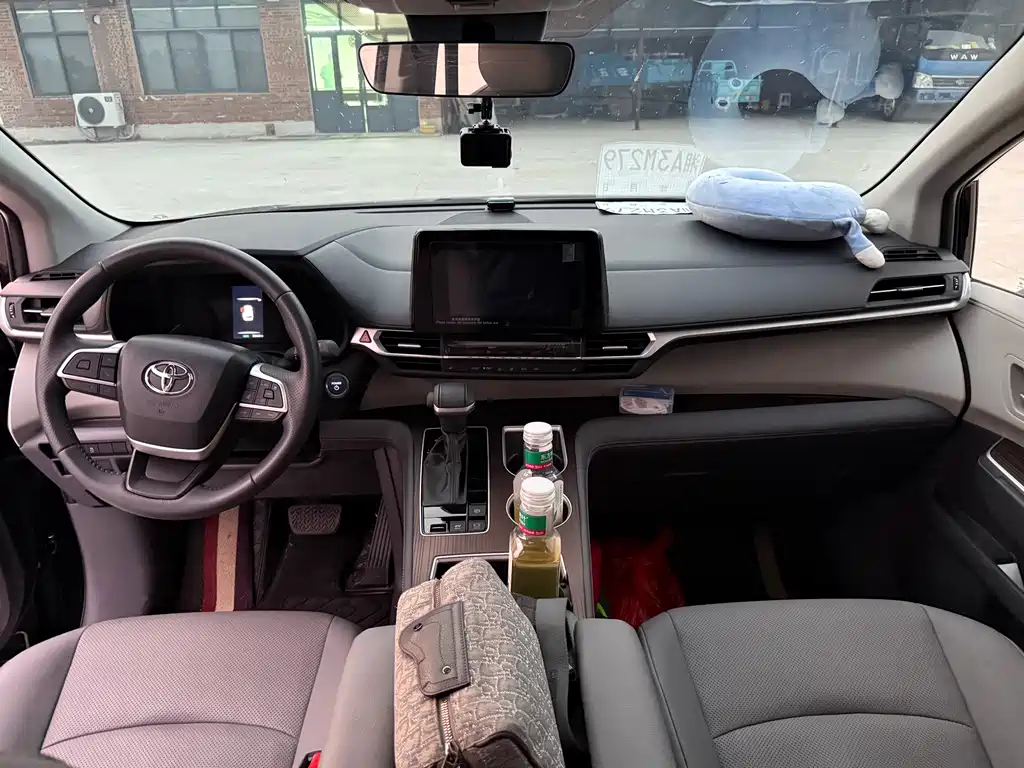 Toyota Sienna 2026
