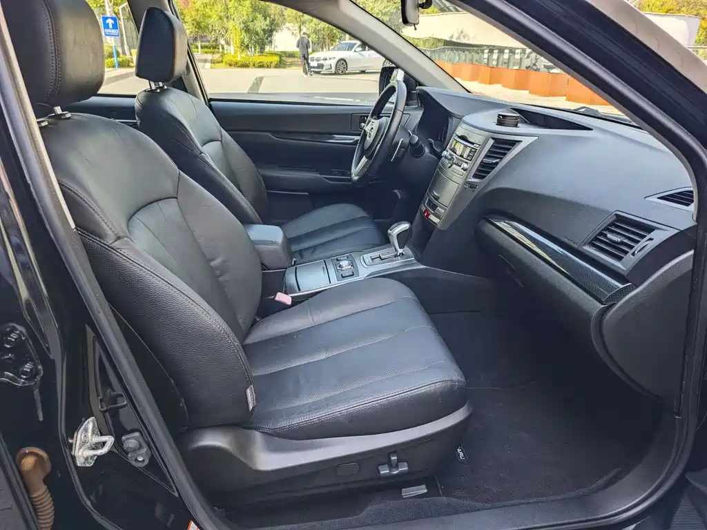 Subaru Legacy 2011