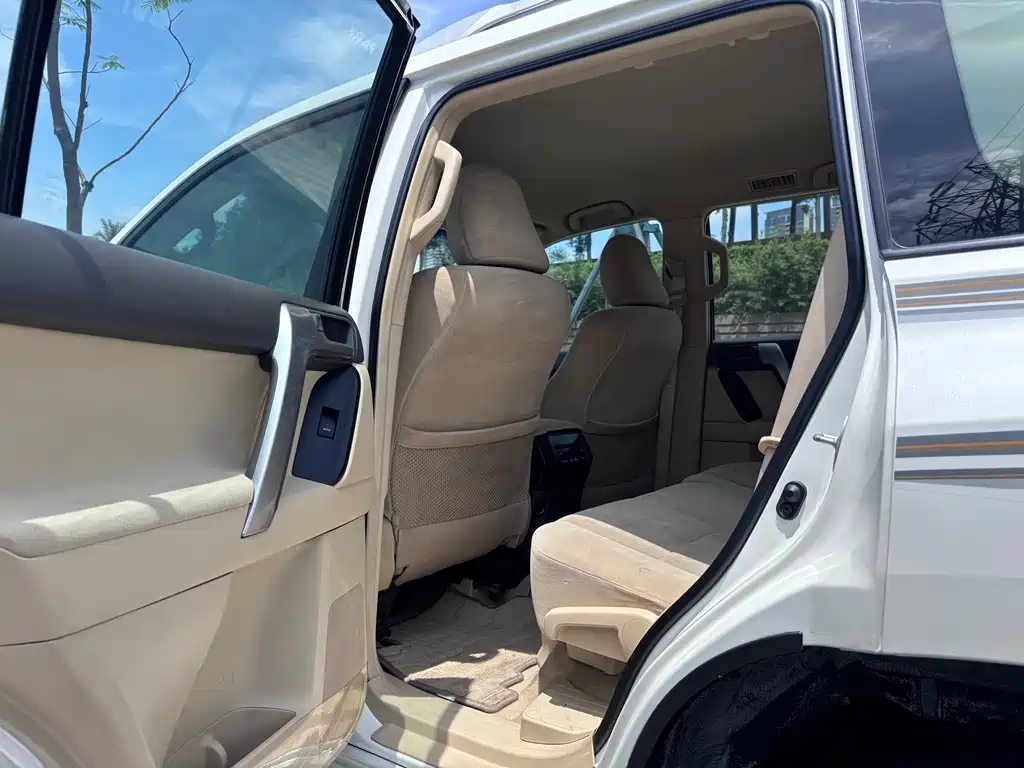 Toyota Prado 2015 — фото 6