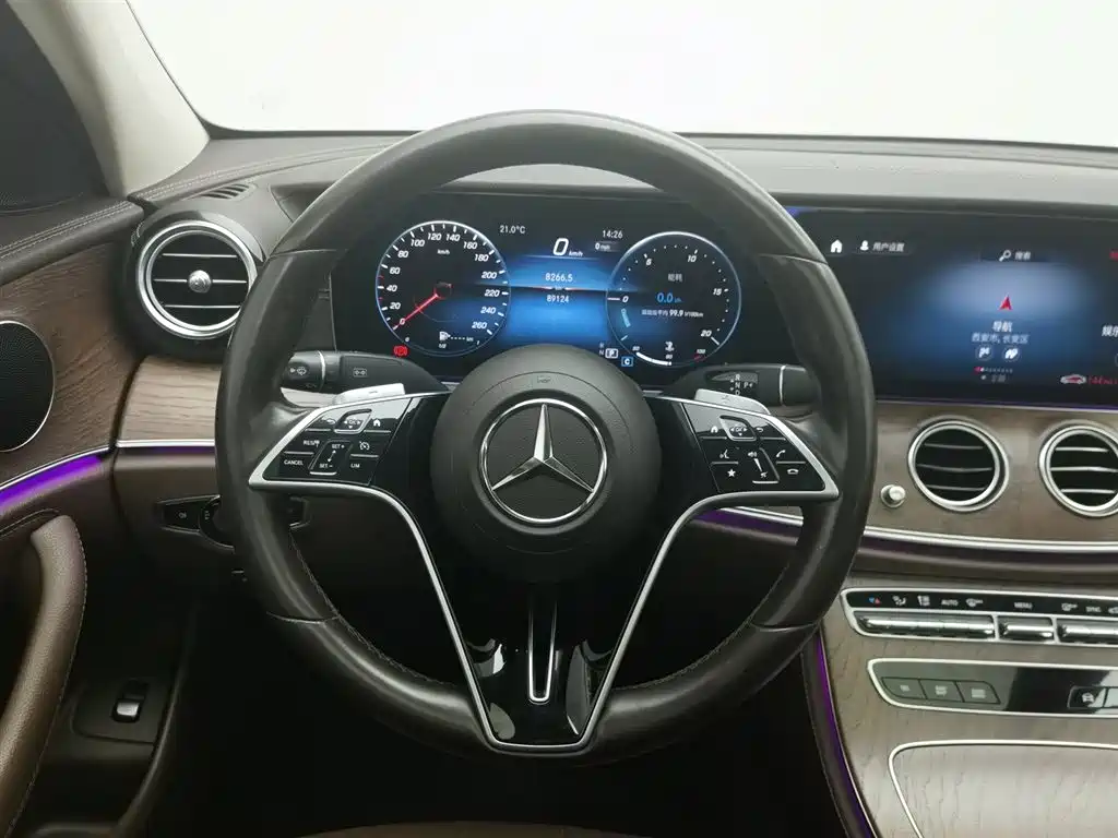 Mercedes-Benz E-Class 2022 — фото 11
