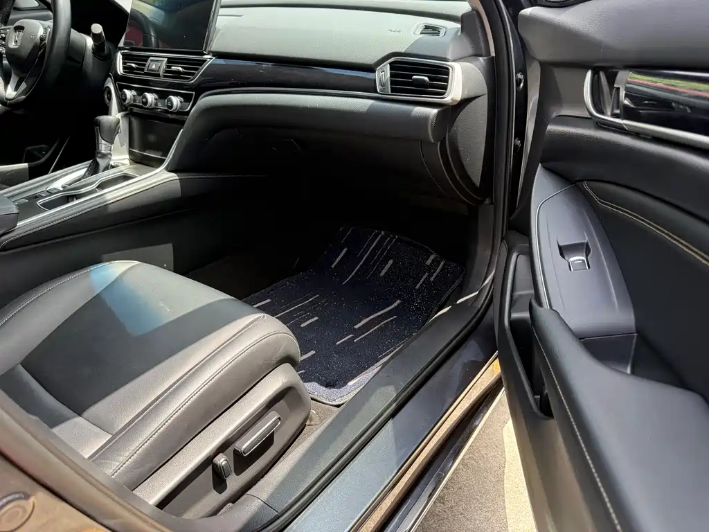 Honda Accord 2022 — фото 10