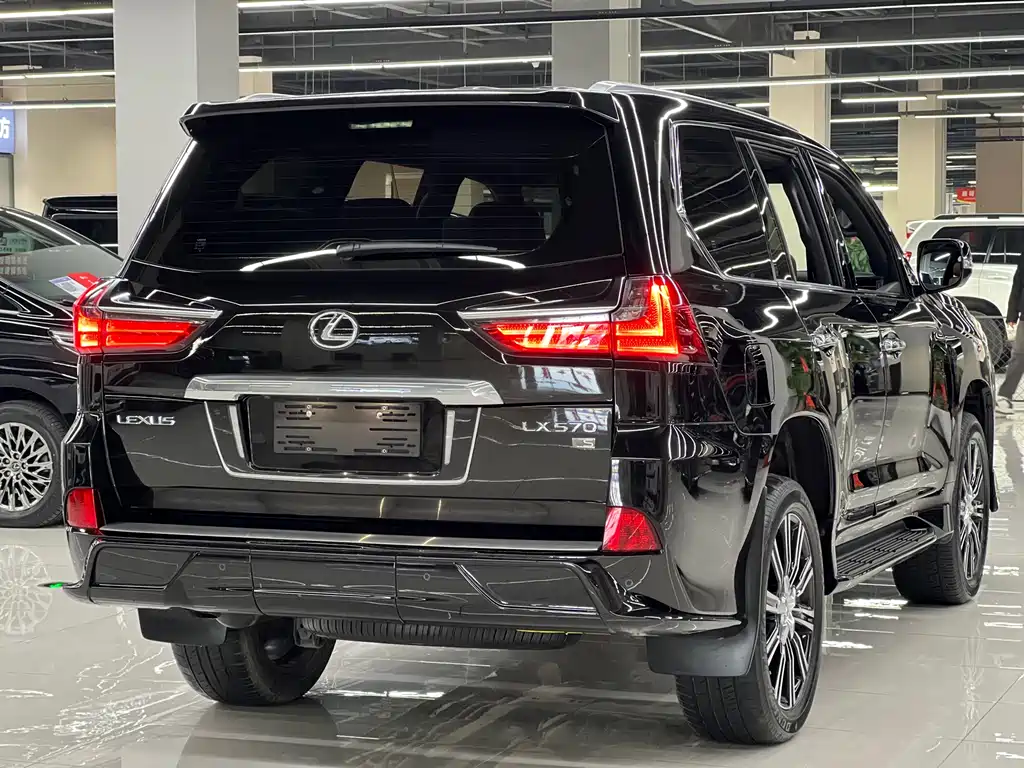 Lexus LX 2022 — фото 4