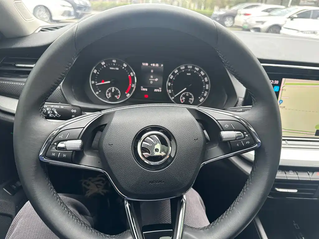 Skoda Octavia 2024 — фото 14