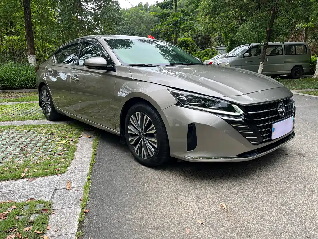 Nissan Teana 2024