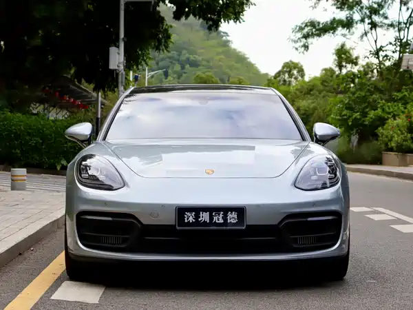 Porsche Panamera 2022
