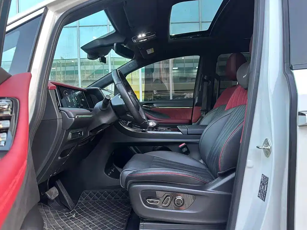 GAC Motor Trumpchi M8 2023 — фото 9