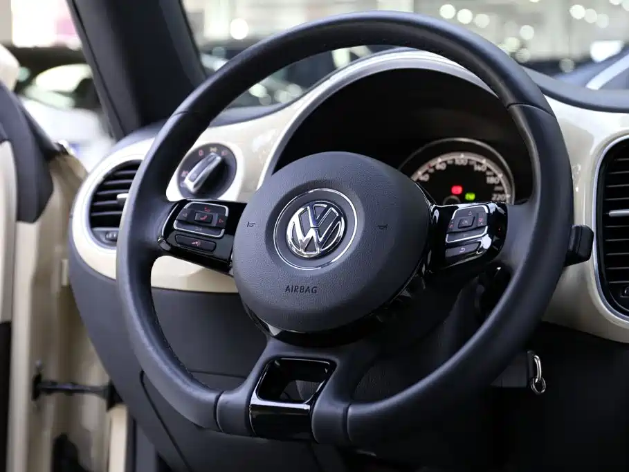Volkswagen Beetle 2020 — фото 11