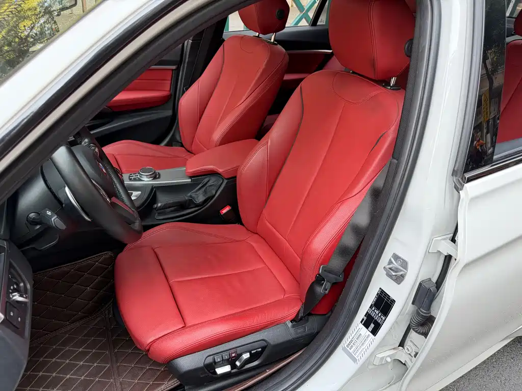 BMW 3 Series 2019 — фото 12