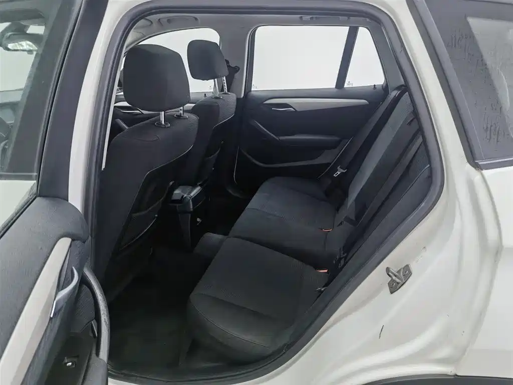 BMW X1 2014 — фото 15