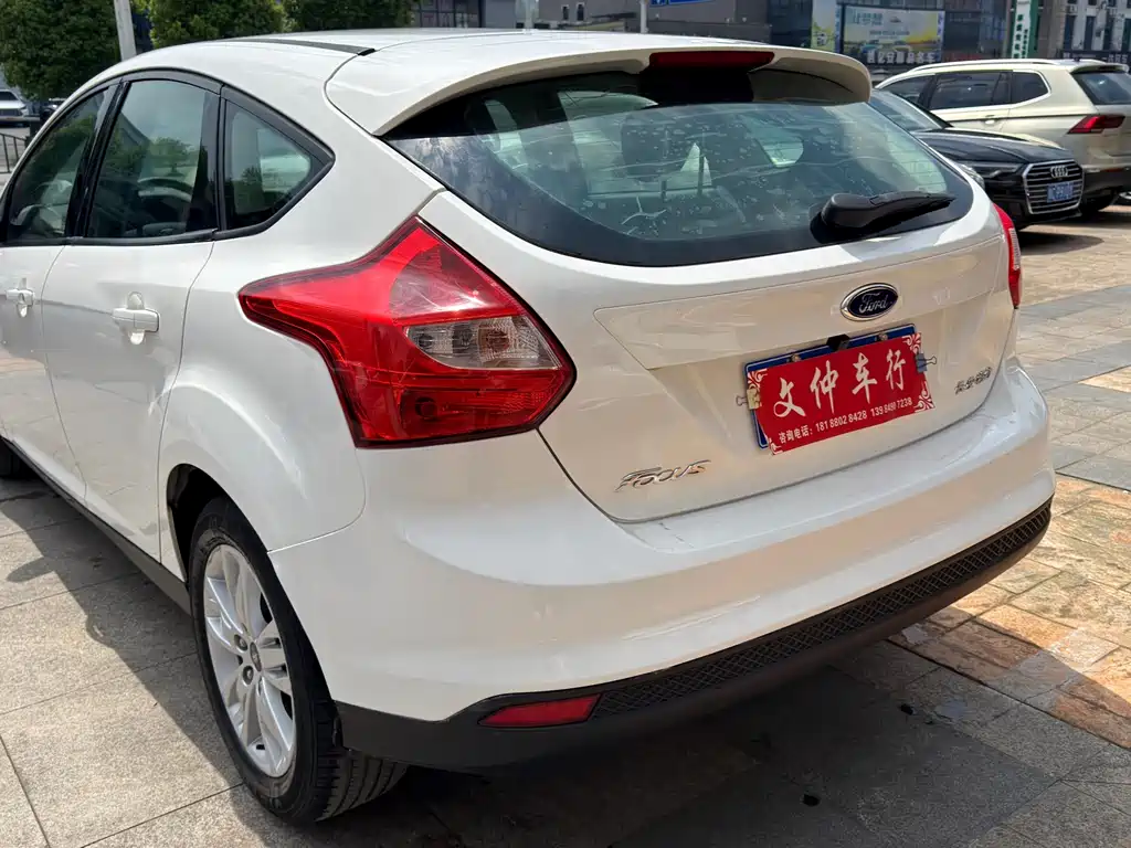 Ford Focus 2015 — фото 6