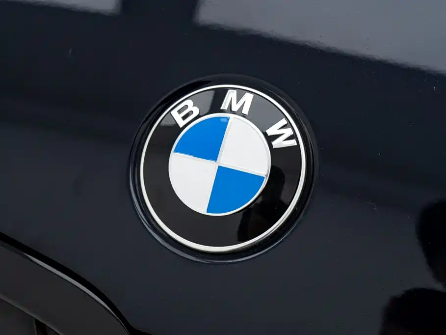 BMW 3 Series 2023 — фото 9