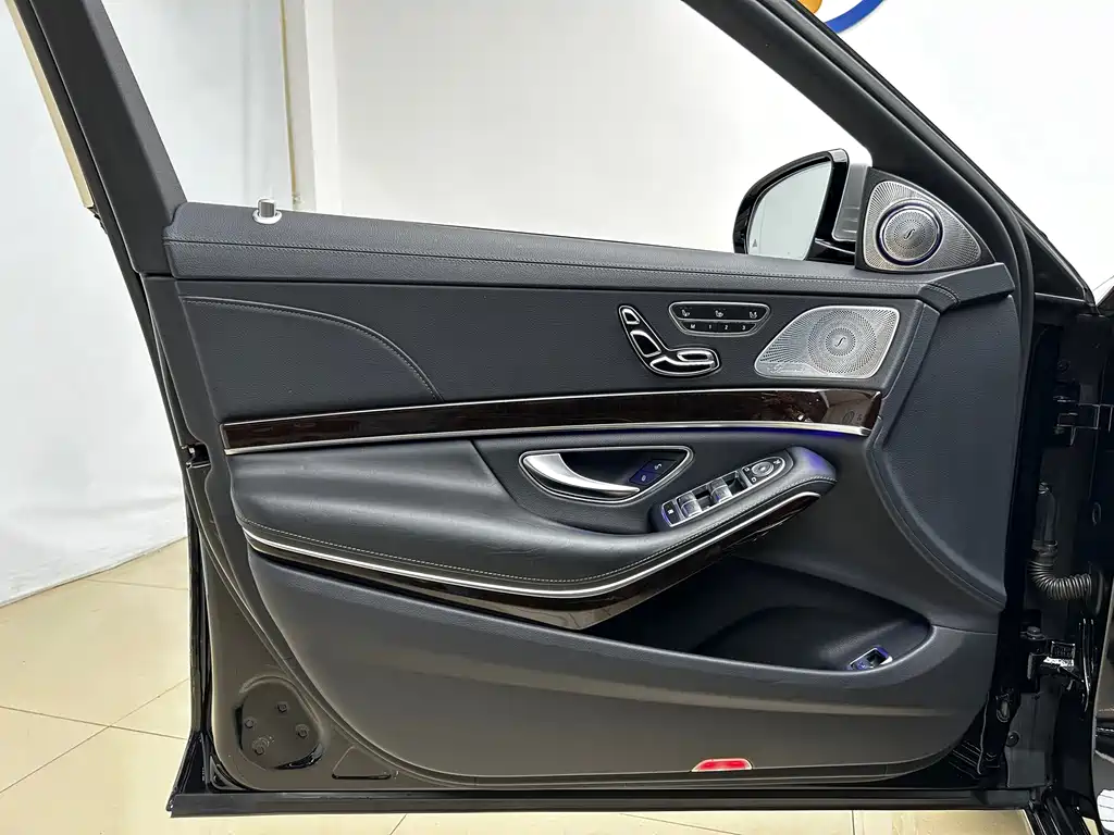 Mercedes-Benz Maybach S-Class 2020 — фото 4
